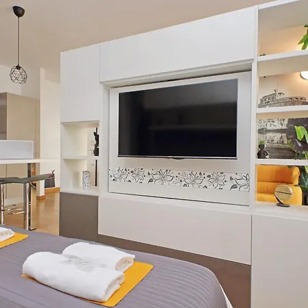 Akis Flat By Domusdimore Apartmán