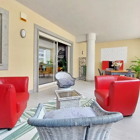 Akis Flat By Domusdimore *