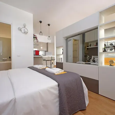 Akis Flat By Domusdimore *