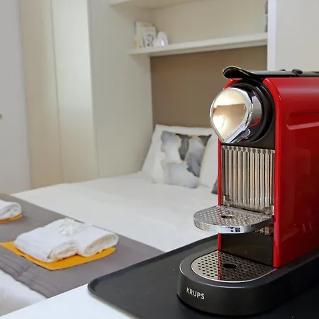 Akis Flat By Domusdimore